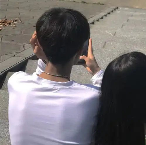 情侣头像和梦想平等交易与喧嚣保持距离