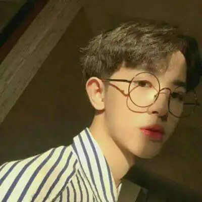 快乐且平凡男头