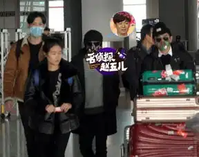 王宝强换车添助理2位女助理颜值爆表王宝强被曝姐弟恋