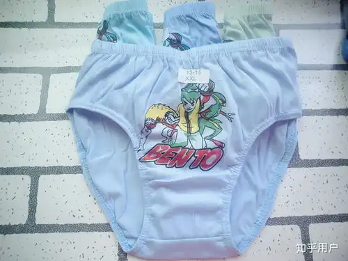 青春期男孩喜欢穿三角内裤正常吗