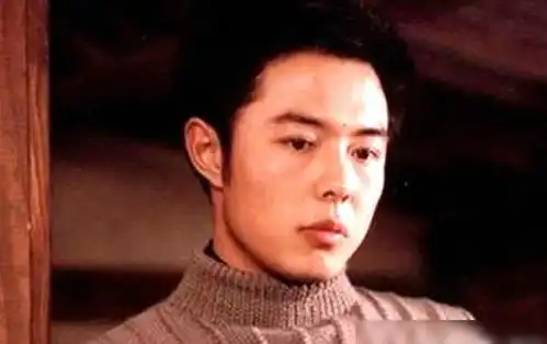 谁年轻还不是俊后生看到张铁林旧照,香妃多少有点不知好歹