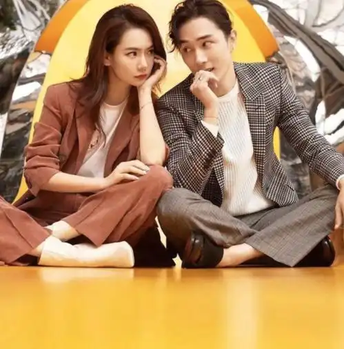 李承铉从全职奶爸回归舞台,穿上西装魅力依旧,有男团那感觉了