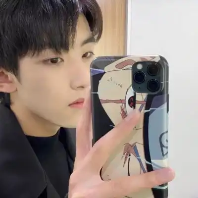 男头小猫在午睡地球在转圈