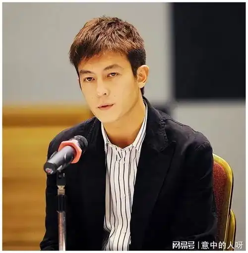 显着年轻有多吃香这四对男星,明明是同龄人,看着却像差了20岁