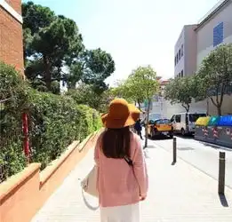 2018女生背影图片唯美长发披肩每个人说谎的时候都是用心的