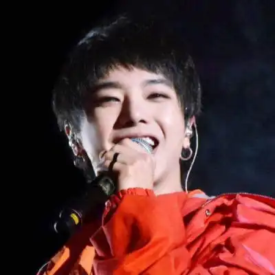 华晨宇头像最新2020华晨宇照片适合做头像的