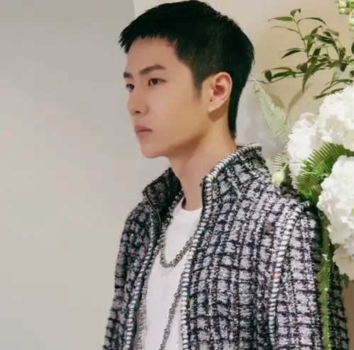 王一博演的蒋先云全是好评,连导演也夸赞,是成熟的演员