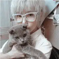 请问,谁有银白色头发的非主流男女情侣头像或者只有男头像也可以