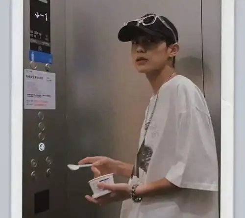 每日头像男生真人