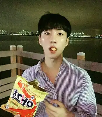 文艺冷酷个性男生头像男生冷酷qq头像