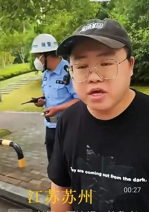 江苏男老师和男学生聊天内容露骨,家长愤怒替子应约他只有11岁