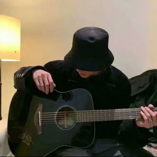 ins温柔男生头像