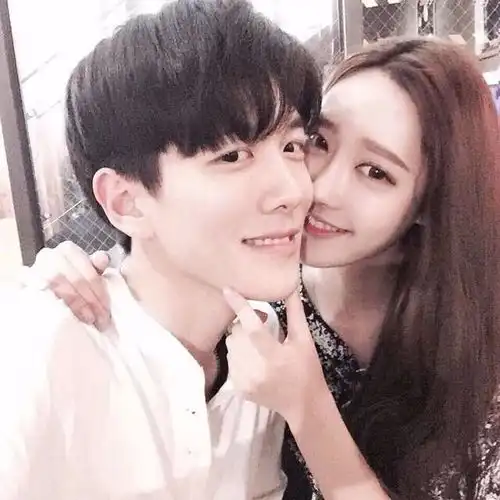 风光嫁人的婚宴,我把前任请到了现场