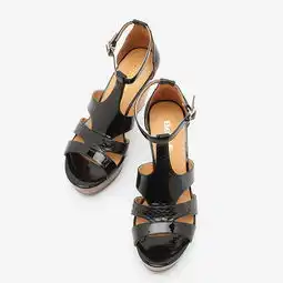 百丽2011夏季黑色皱漆牛黑色蛇皮女凉鞋