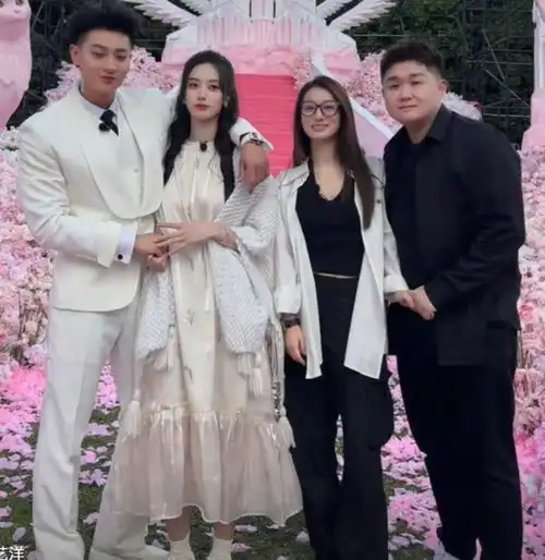 当31岁黄子韬和28岁张百乔同框,才领略到流量明星和网红的差别