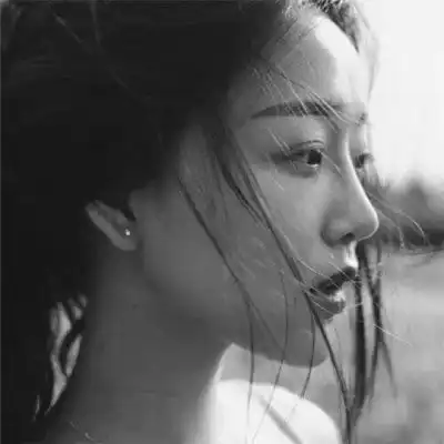 伤感孤单黑白女生头像痴情有罪我来背