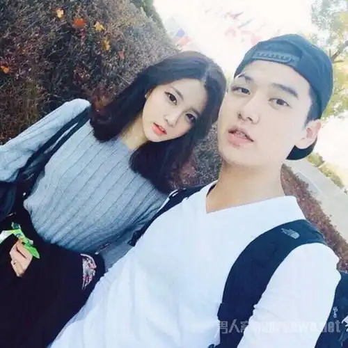 女朋友和前男友联系情感危机该如何破除