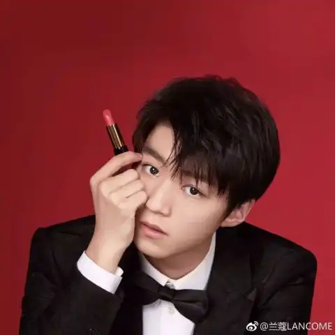 王俊凯微博资讯新的自拍来啦