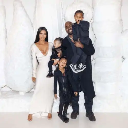 连卡戴珊都不敢直视的男人,却让她饱受侮辱颠沛流离,网友最渣前任