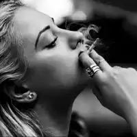 吸烟的男头像谁有