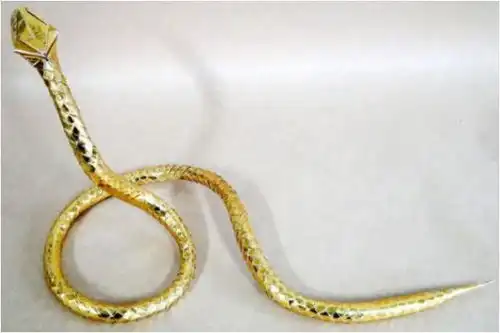 属蛇人大难临头各自飞,这几个人会真正陪伴你一生,你知道谁吗