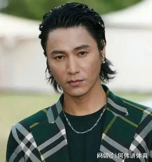 陈坤现身时装周,脸黑长发造型被嘲显老,网友,男神脸垮了全智贤造型师伦敦时装周网易订阅