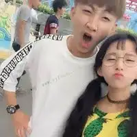 王逗逗周子昂情侣头像