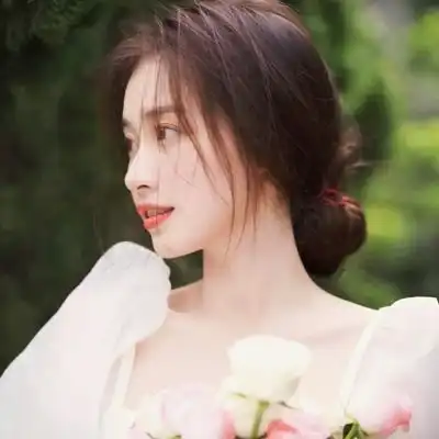 清新绿色森系女生头像真人图片