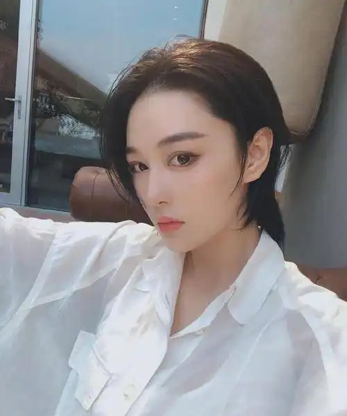 别人婚后变小女人,张馨予怎么越来越像个男人
