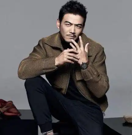 38岁型男杨烁,隐藏了9年的老婆,原来是我们熟悉的童年女神