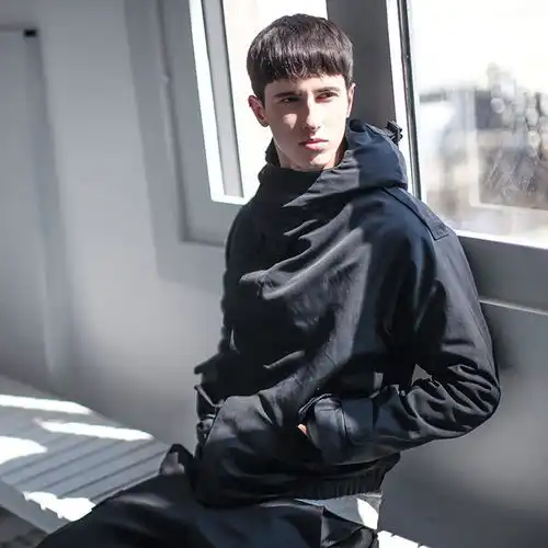 男生这样简约穿搭,大写的干净帅气