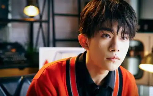 2021艺考新晋男神,行走的招生简章,网友看后却有不同想法