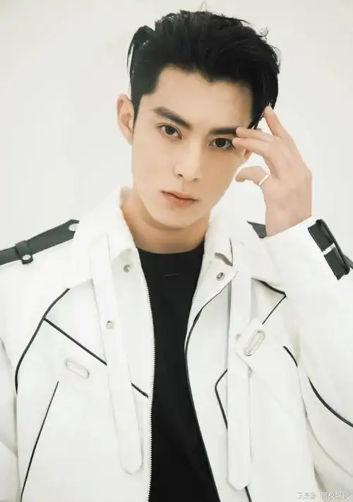 内娱最有男人味的艺人,李现,吴磊,黄景瑜,王一博赫然在列