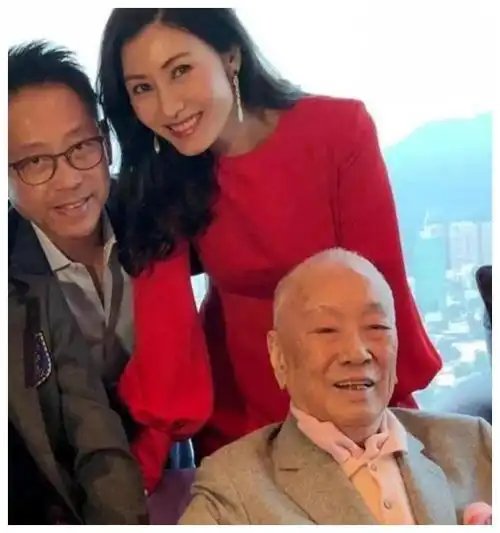 38岁嫁千亿富豪不想生娃,婆婆直言豪门不留人41岁高龄生儿子