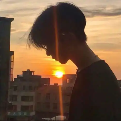 有没有一些有意境的男生头像