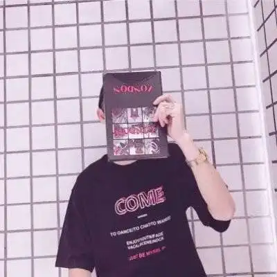 排名前十微信情侣头像图片2020最新最酷情头一男一女分开