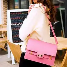 春季新款英伦定型学院风斜挎女包650