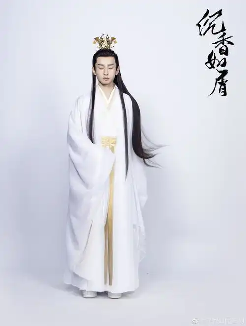 古装白衣仙男超标,造型千篇一律靠批发