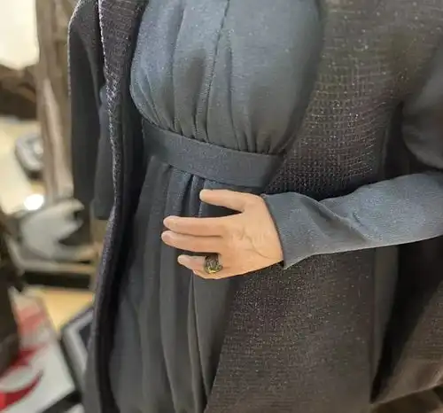 杭州45岁男子玩手办10年,特意租2间仓库放置童心,多件手办价格翻倍,小小一个好几千