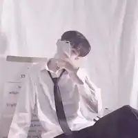 qq头像白衬衫男生白衬衫男生帅气半身qq头像