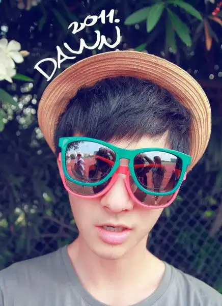 搞怪的个性非主流帅哥照片