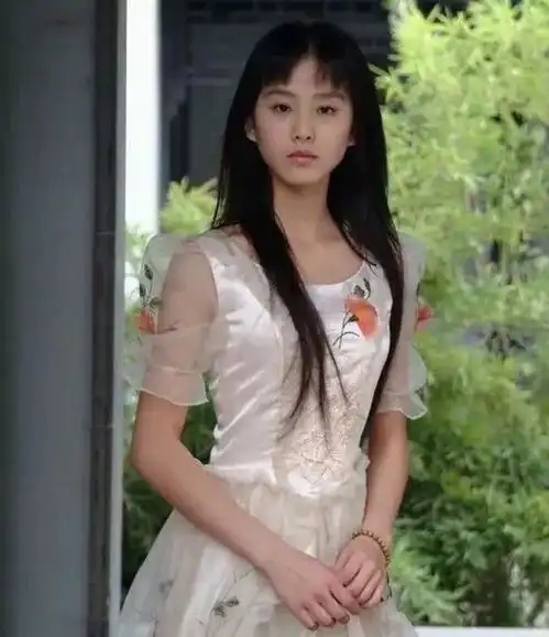 18岁的刘亦菲18岁的杨幂18岁的刘诗诗,差距不是一般的大