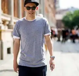 女生脱t恤的方式居然和男生不一样你还不知道