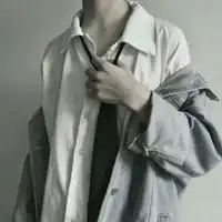 穿西装打领带的头像全部是半身无脸灰色的比较多