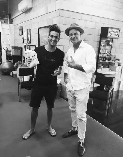 劳斯莱斯suv2天后亮相估价700万不买没关系还有洗面奶中的劳斯莱斯顺便了解一下