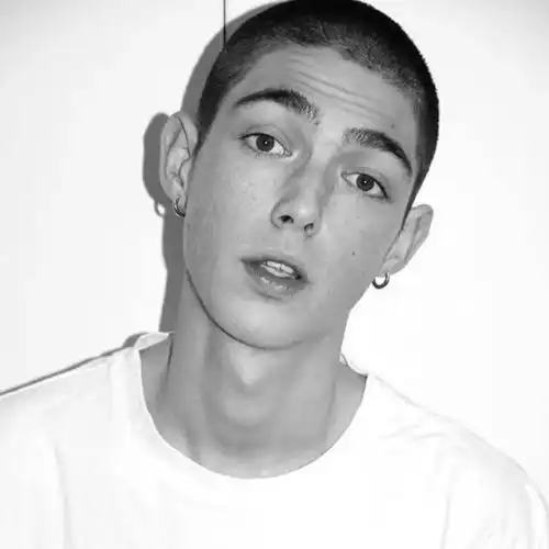 微信头像高清好看的真人头像大全