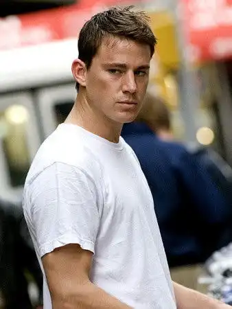 雄性激素分泌旺的男人,一般有这4个表现,若你全占,恭喜你