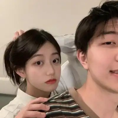 仙气十足的情侣头像子妤.