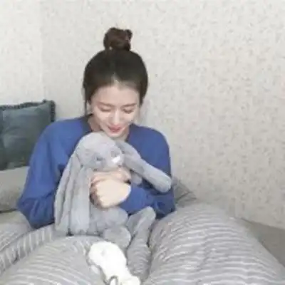 4姐妹闺蜜每人一张qq头像带子可爱分别是雯,琦,程,芬谢谢