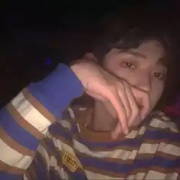 头像孤单但不将就,想念也别回头